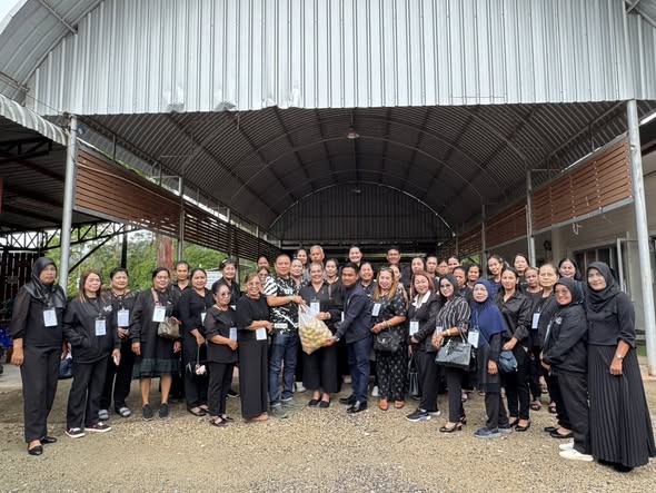 ร่วมพบปะกับผู้ร่วม  โครงการปกป้องเทิดทูนและเฉลิมพระเกียรติ สถาบันพระมหากษัตริย์ฯ ประจำปีงบประมาณ พ.ศ.2569 ซึ่งได้มอบหมายให้ 
นายจิรยุทธ์ ศรีบริรักษ์ หัวหน้าสำนักปลัด เป็นหัวหน้าชุดดูแลผู้เข้าร่วม โครงการที่จะเดินทางไปกราบพระบรมศพ สมเด็จพระนางเจ้าสิริกิติ์ พระบรมราชินีพันปีหลวง