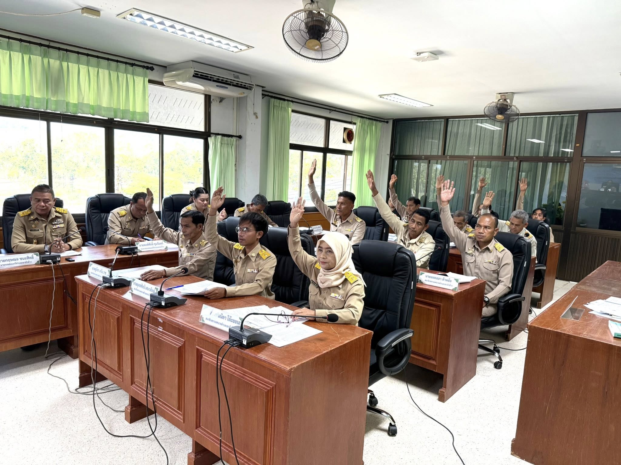 ประชุมสภาเทศบาลตำบลเขาหัวช้างสมัยสามัญ สมัยที่ ๑ ครั้งที่ ๑ ประจำปี ๒๕๖๙