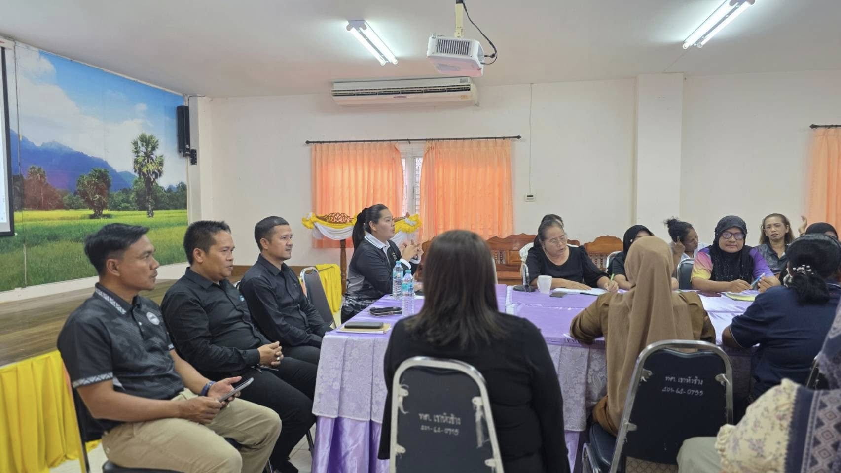 เข้าพบปะ การประชุมแกนนำสตรีในเขตตำบลตะโหมด